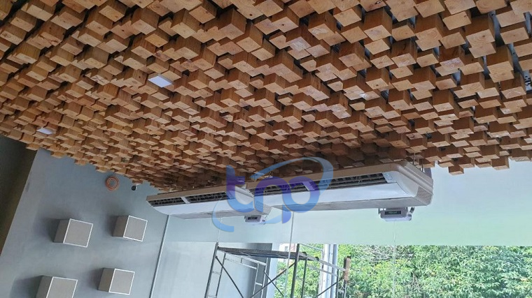 May-lanh-ap-tran-thuong-hieu-Daikin -tnp