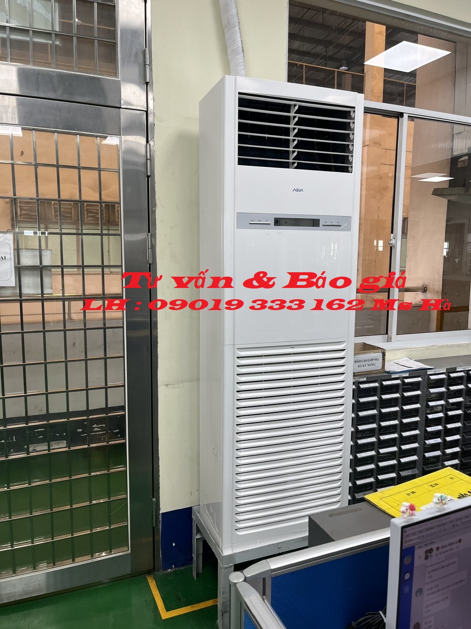 Lắp đặt máy lạnh tủ đứng Aqua cho văn phòng nhà xưởng.