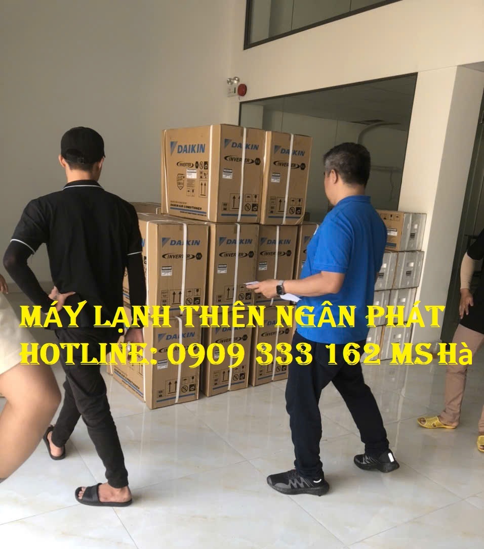 Lô hàng máy lạnh treo tường Daikin được giao tận nơi cho khách hàng tại Hóc Môn - HCM 